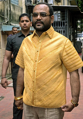 millionaire-indian-politician-splashes-out-over-200k-on-22-carat-gold-shirt