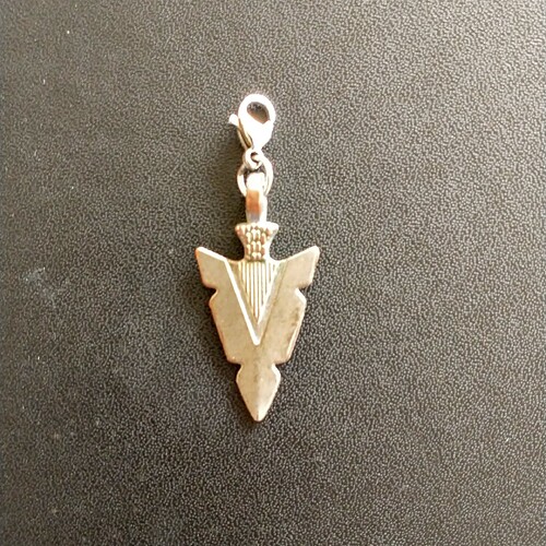Social mastery pendant